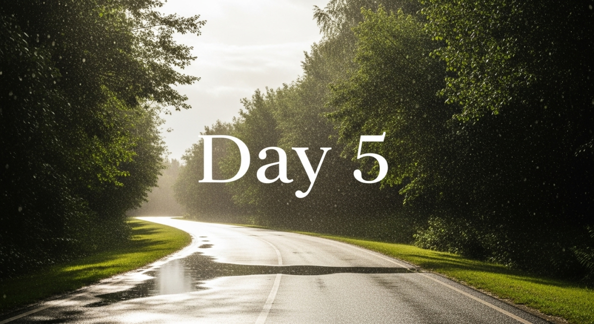中央に配置されたDay5の文字と昼の清々しい雰囲気ががランニングロードに現れる背景画像。